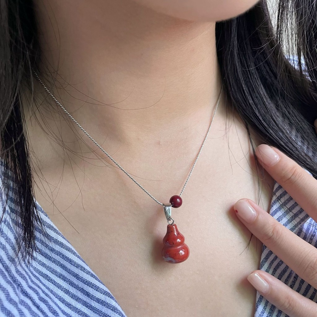 Vòng cổ cao cấp màu đỏ angola bầu, thiết kế tối giản