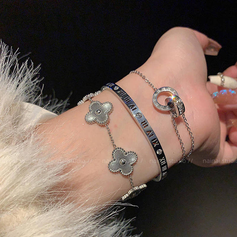 Titanium Steel No Fading Four-Leaf Clover Small Waist Bracelet Popular Light Luxury Bracelet Fashion