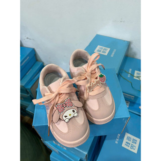 Giày thể thao Kuromi thiết kế đơn giản hai sọc đáng yêu chống trơn trượt cho bé trai bé gái phối màu cơ bản có hộp KG22