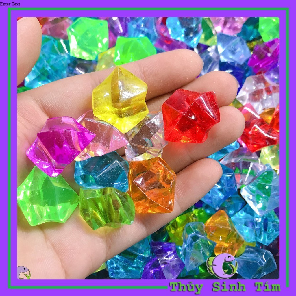 Kim cương đa sắc trang trí bể