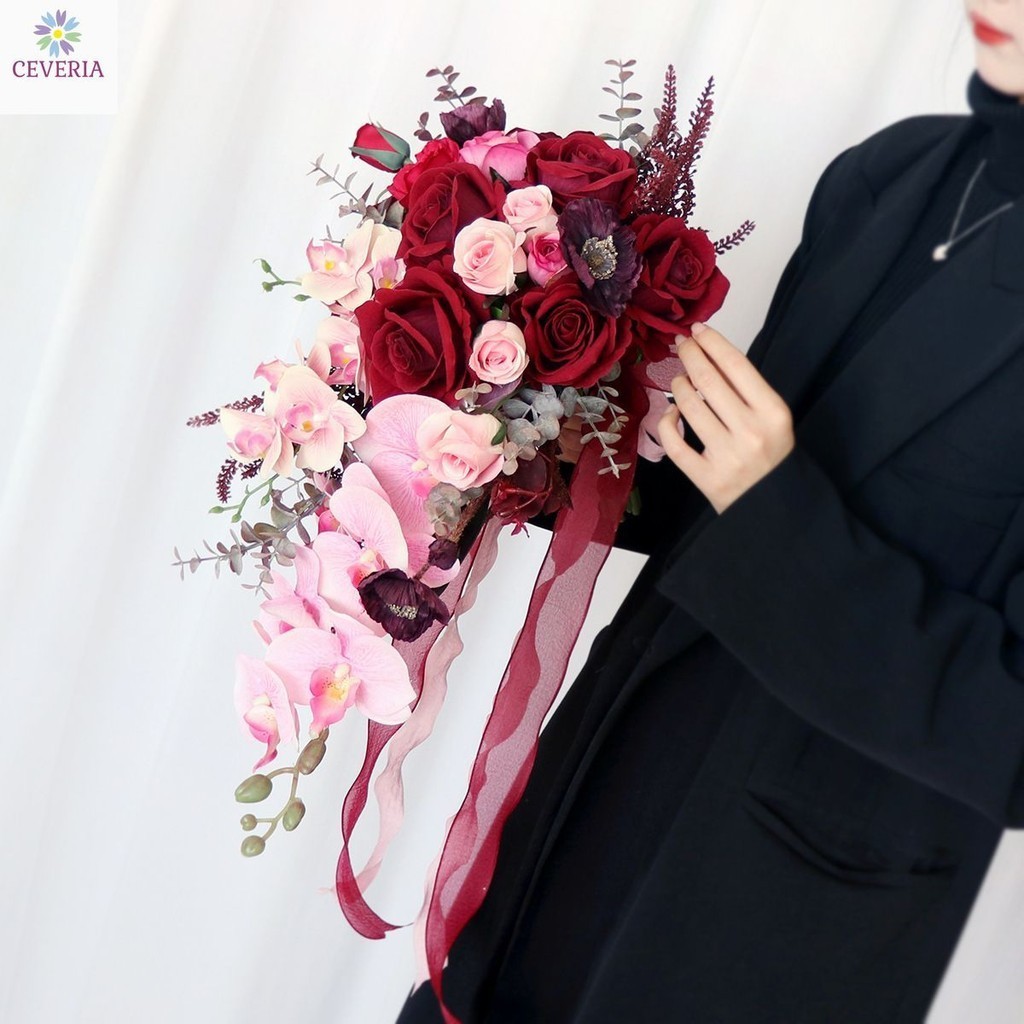 Bó hoa cưới cầm tay cô dâu nhân tạo CEVERIA hoa lan và hồng nhung L009