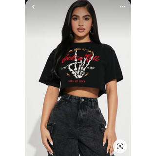Một số mẫu áo croptop form rộng +áo croptop cổ tròn tay ngắn