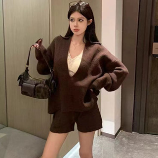 Suxi Retro Thu Đông Nữ Mới Bộ Cổ Chữ V Dài Tay Áo Len Dệt Kim Phù Hợp Với Quần Short Dệt Kim 241018