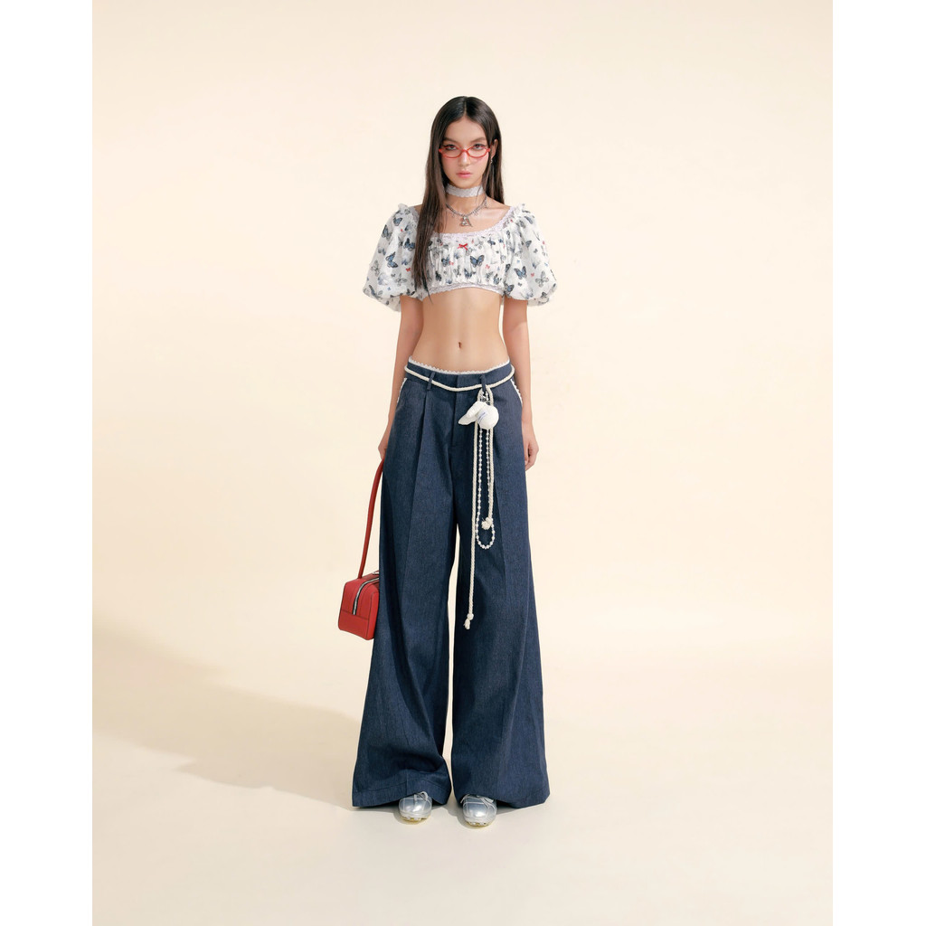 SODOPE CLUB - Áo croptop tay phồng phối ren họa tiết bướm và quần ống rộng linen jeans xanh