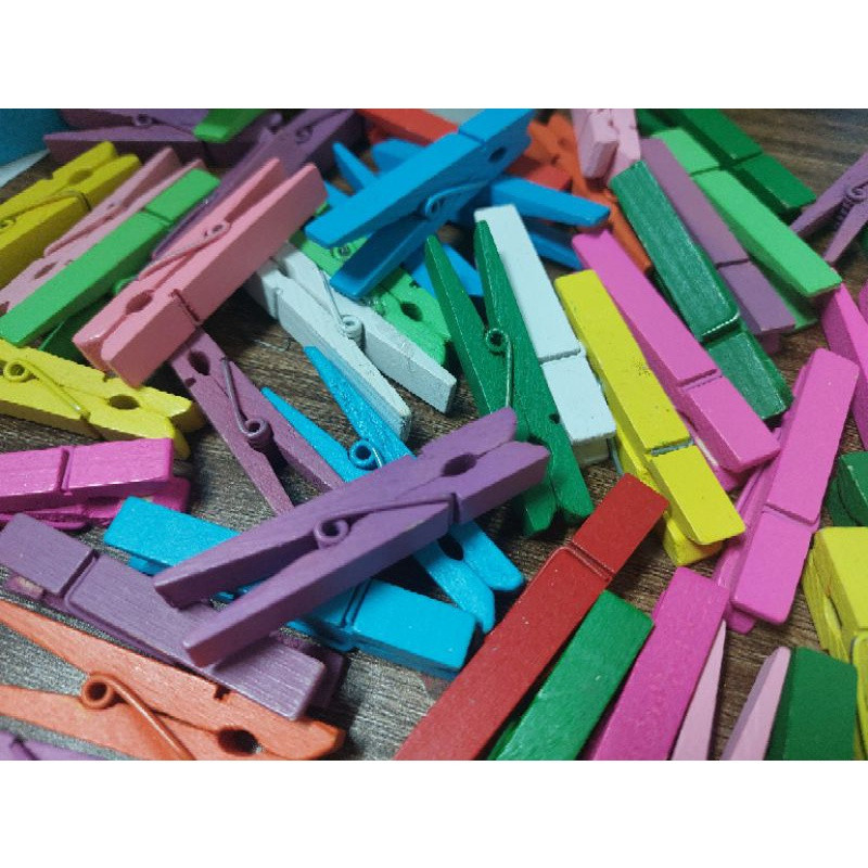 Set 45c kẹp gỗ nhiều màu size nhỏ size to treo ảnh.