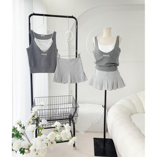 Set áo xám 3 lỗ + áo dây trắng + chân váy xám xếp ly lai