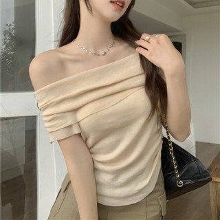 Áo sơ mi nữ tay ngắn lệch vai