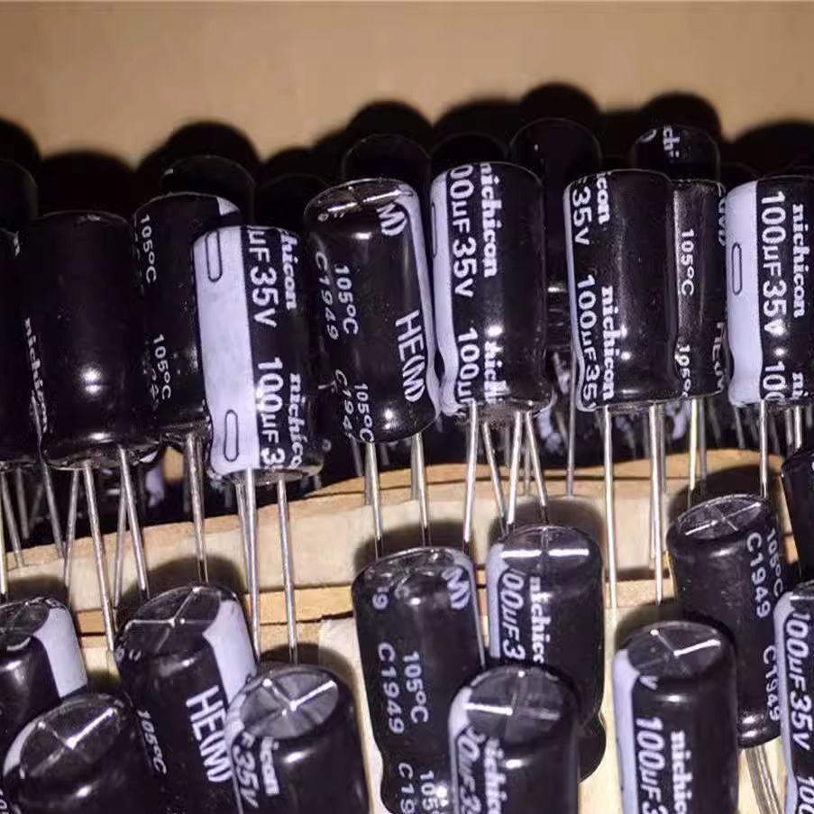 Tụ điện điện điện phân 150uF / 400v ~