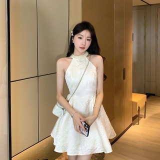 Váy Liền Hai Dây Đeo Cổ Màu Trắng Váy Cao Cấp Khí Chất Quý Cô Tôn Dáng Chít Eo Mùa Hè Cho Nữ Mẫu Mới