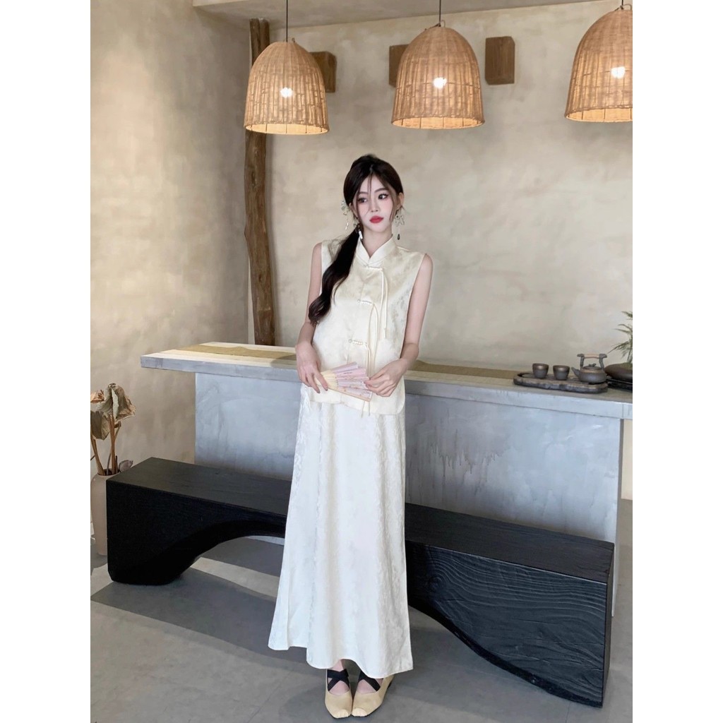 Bộ Hai Chiếc Váy Hai Dây Nhẹ Nhàng Kết Hợp Với Váy Hai Dây Nhẹ Nhàng