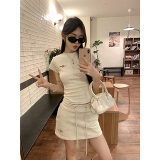 Set bộ váy áo 2 chi tiết thiết kế áo croptop ôm body phối chân váy dáng ngắn chất liệu mát mịn MA33 SP186