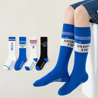  Tất cao đến đầu gối cho bé trai Tất bóng đá sọc chữ cái phong cách thể thao 