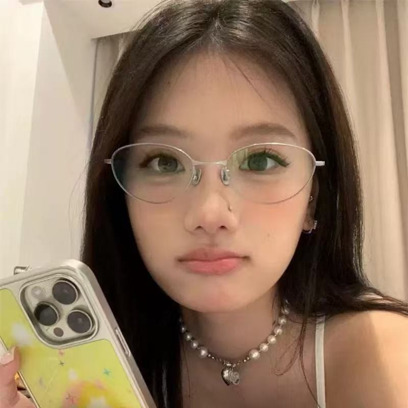 Châu Âu và Mỹ Hợp Thời Trang Mới Kính Mắt Mèo Chống Ánh Sáng Xanh Kính Retro Khung Lớn Kính Phong Cách Đại Học 1041