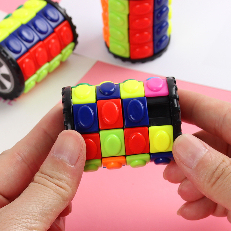 Cung cấp ngô Cube Bánh xe mịn Di động Trẻ em Alien Rubik 's Cube Đồ chơi xoay bánh xe học sinh