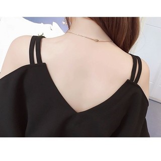 Thời trang nữ lệch vai dáng ôm eo hẹp