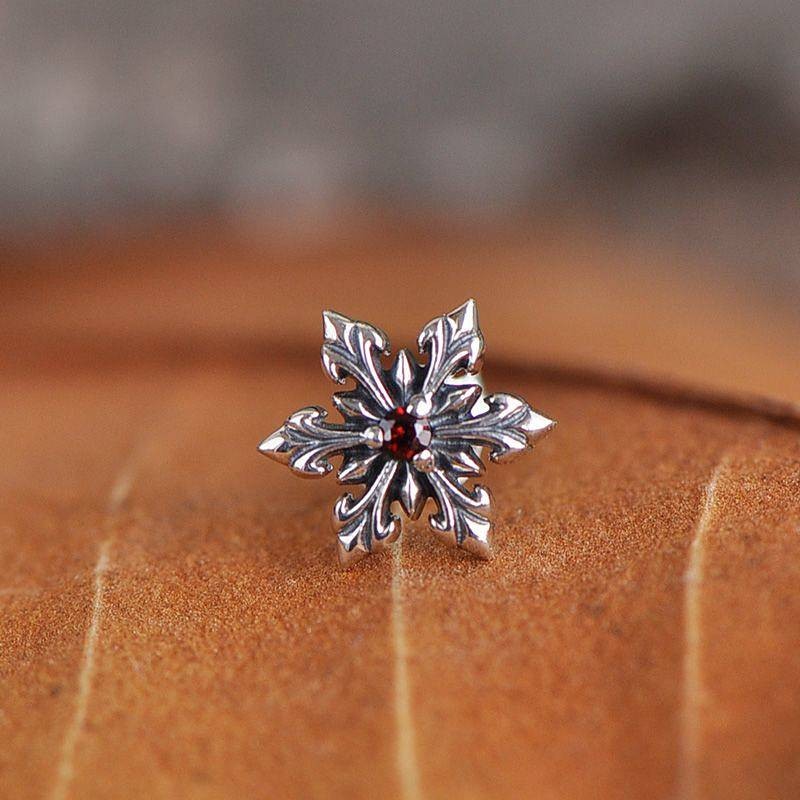 New 925 Silver Needle Men's Earrings Vintage Thai Silver Handmade Silver Fashion Trend Snowflake Ear