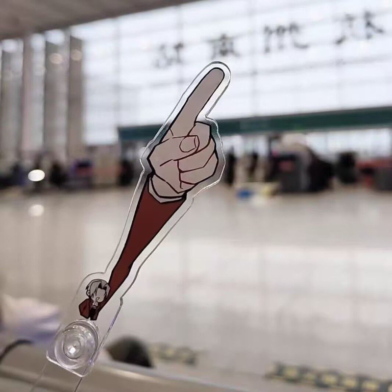 Phoenix Wright: Ace Attorney Trilogy chụp ảnh que acrylic trừu tượng và tặng chúng cho bạn bè