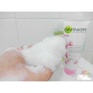 SỬA RỬA MẶT TRẮNG DA - SAKURA WHITE