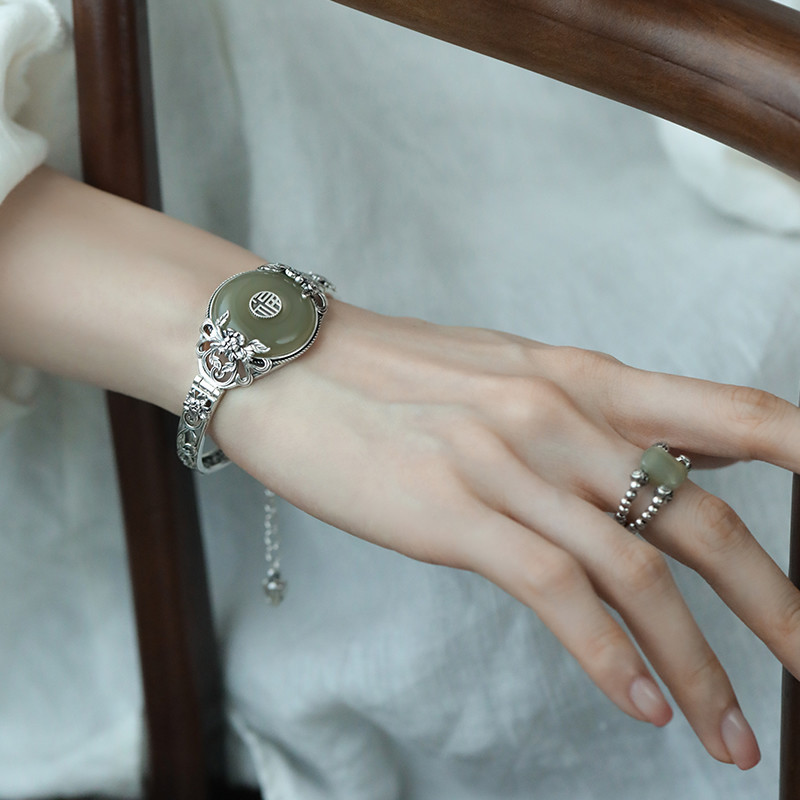 Vòng tay ngọc bích tự nhiên Hetian có khóa an toàn, phù hợp làm quà tặng