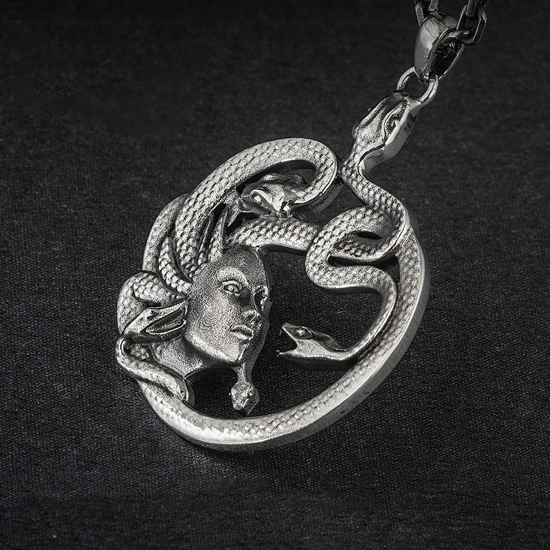 Vòng cổ retro mặt dây chuyền Medusa phong cáchpunk, phù hợp thời trang cho nam và nữ