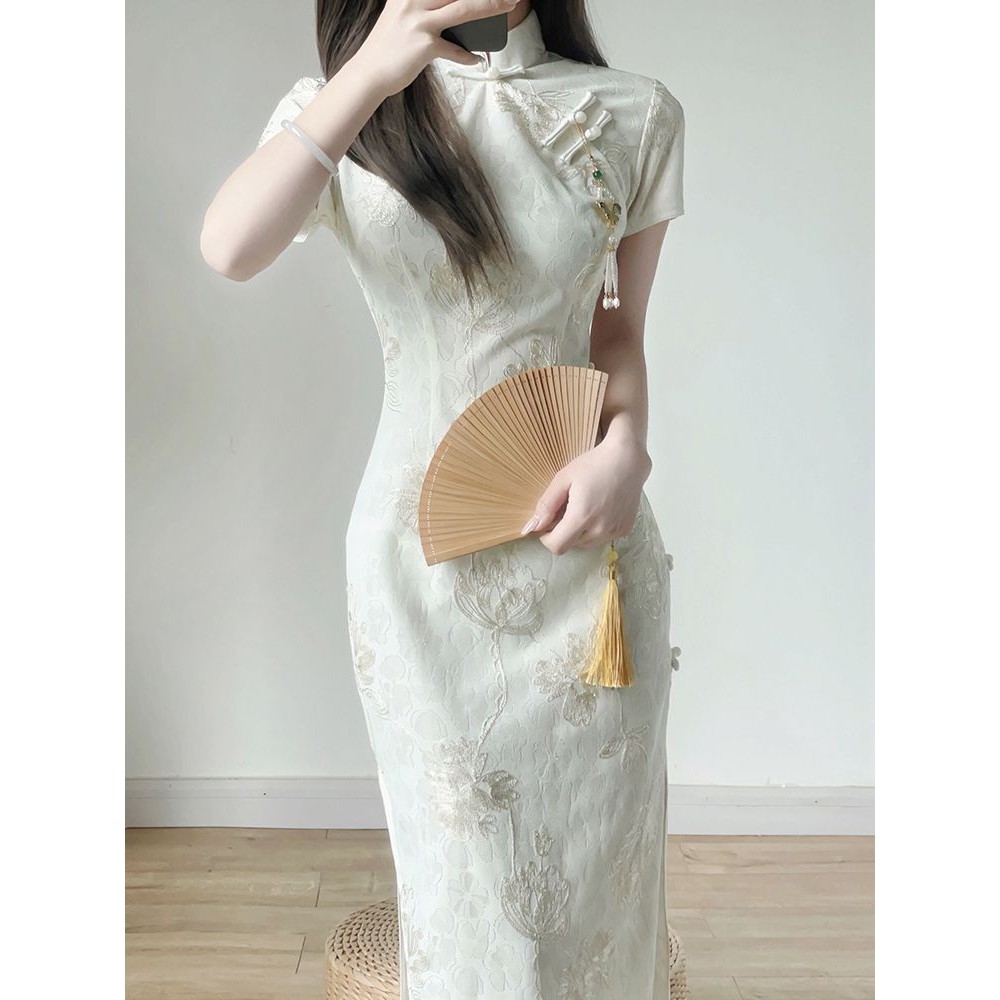 Ting Yuling - Sườn xám phong cách Trung Hoa mới, thiết kế cải tiến