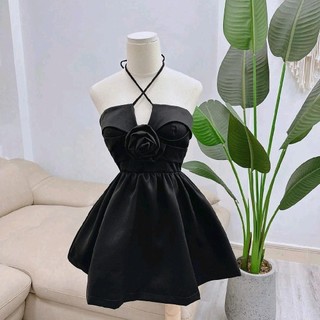 Đầm dự tiệc cột dây cổ yếm có mút màu đen trắng sang trọng Nữ Voi