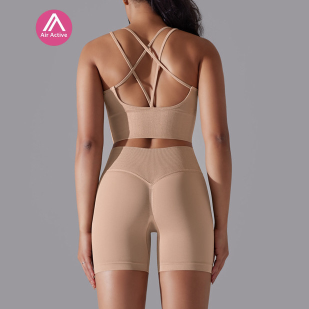 Bộ thể thao Yoga Áo ngực thể thao đan chéo lưng và quần short thể thao cạp cao