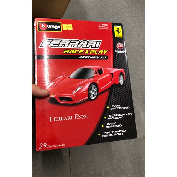 Bộ đồ chơi lắp ghép xe Ferrari #18 BBurago tỉ lệ 1:32