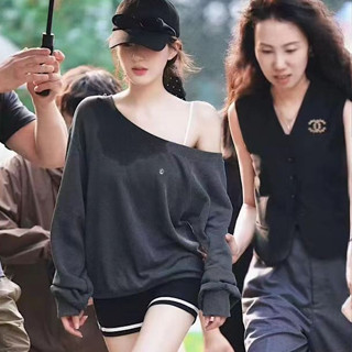 Áo hoodie  trễ vai dài tay nữ Phong cách mới xiên vai quây nữ mùa thu Áo dài tay dáng rộng