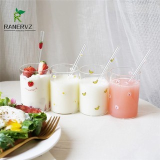 Cốc thủy tinh chịu nhiệt họa tiết trái dâu tây viền thẳng dễ thương kèm ống hút