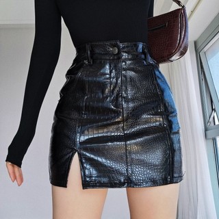  Váy ngắn Âu Mỹ Jiashucheng váy da vân cá sấu ôm mông bó sát Dễ phối cạp cao mẫu xuân thu chân váy xẻ tà cho nữ 