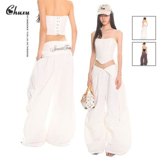 ÁoCropTop không dây màu trắng thanh lịch, phù hợp phối cùng quần loe cạp cao, phong cách đường phố