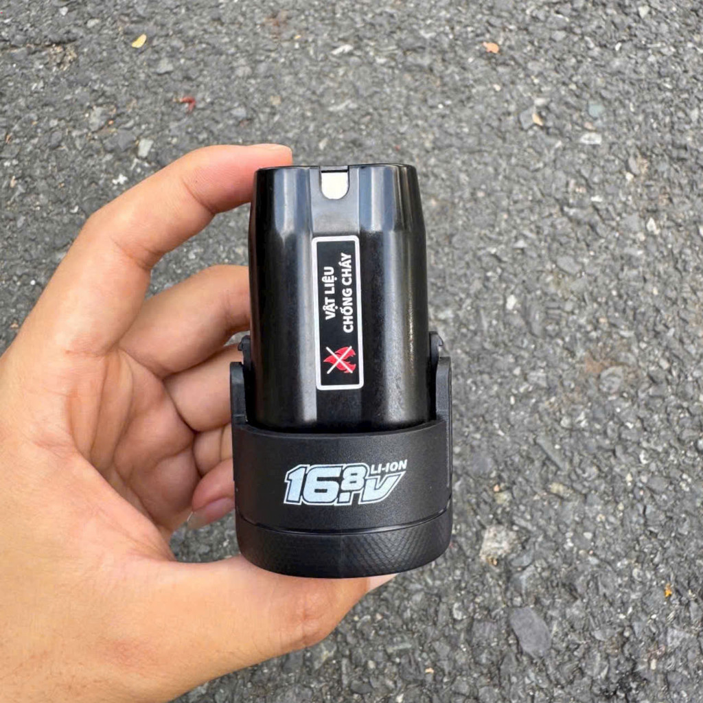 Pin 16V Dekton D16-B2500, dùng cho các dòng máy có chân pin D16,  thiết kế nhỏ gọn linh hoạt