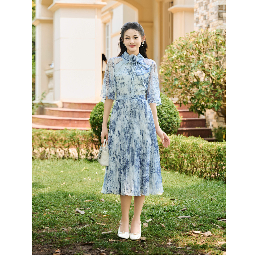 Đầm thiết kế cổ sơ mi gắn hoa phối tay lỡ kết hợp chân váy dáng xòe họa tiết in hoa chất tơ YOONA - NT11X130