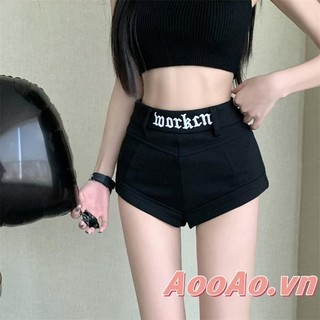 Quần short nữ cạp cao thêu chữ cái quần short