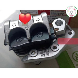 Heo dầu dưới xe Scr luôn má phanh