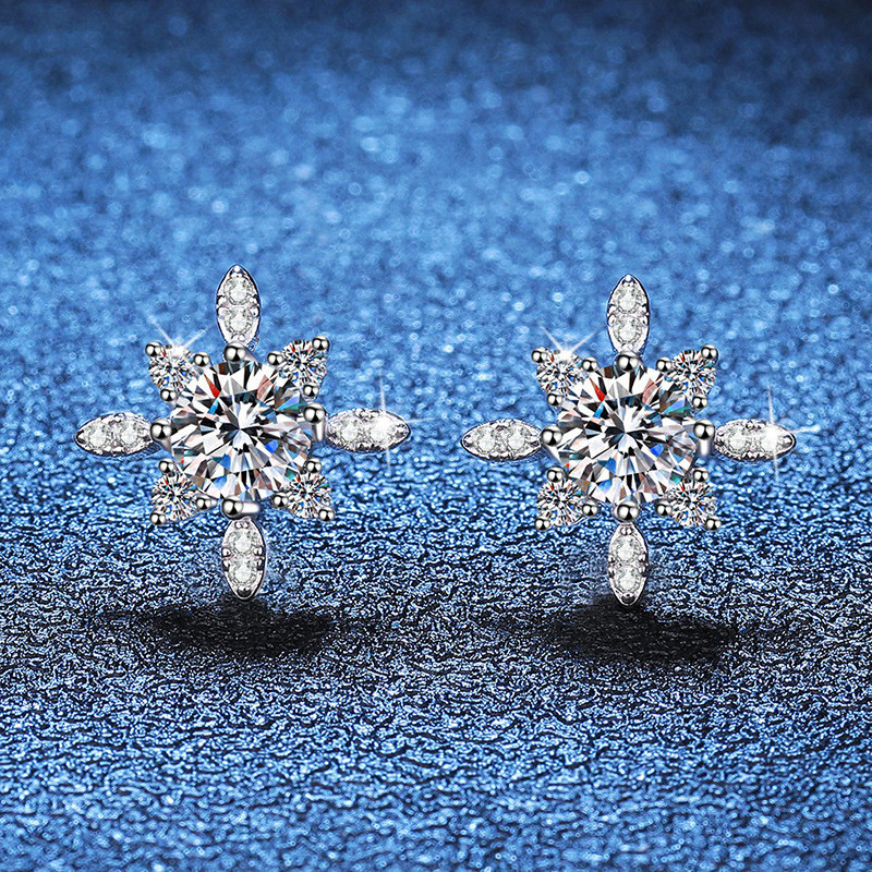 AIDA CHOSEN S925 Sliver Queen of Star 50 Point Moissanite Stud