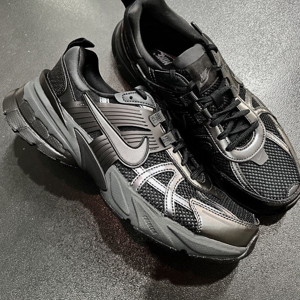 InsV2K Chạy Đen Xám Thu Đông Ddy Phong Cách Giày Phù Hợp Với Nam Nữ Giày Chạy Bộ FD0736-100