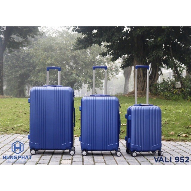 < Rẻ + Sịn > Vali chính hãng Hùng Phát size 20 và size 24, đồng phụ kiện cùng màu vali khóa số âm. Háng có sãn.