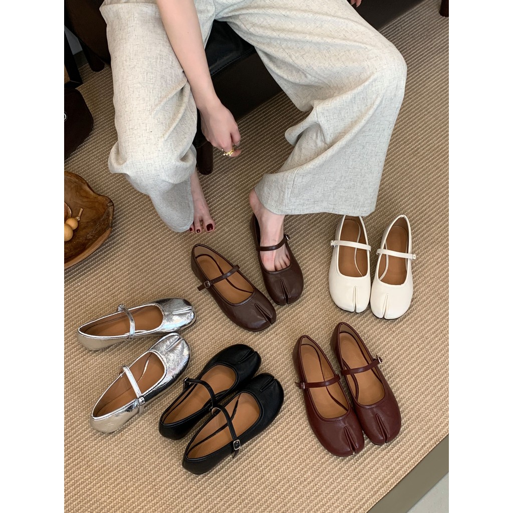 Giày Mũi Đế Bằng Mary Jane Giày Xuân Hè 2025 Phong Cách Mới Retro Đế Mềm Heo Hoof Giày Khóa Đế Bằng Dây Đeo Giày Đơn Giày Nữ