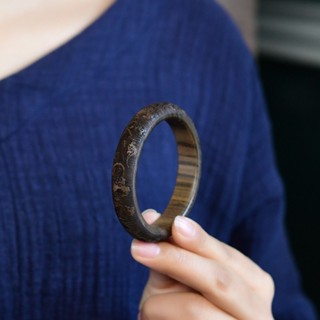 Vòng tay gỗ trầm hương Vòng tay khắc gỗ nữ