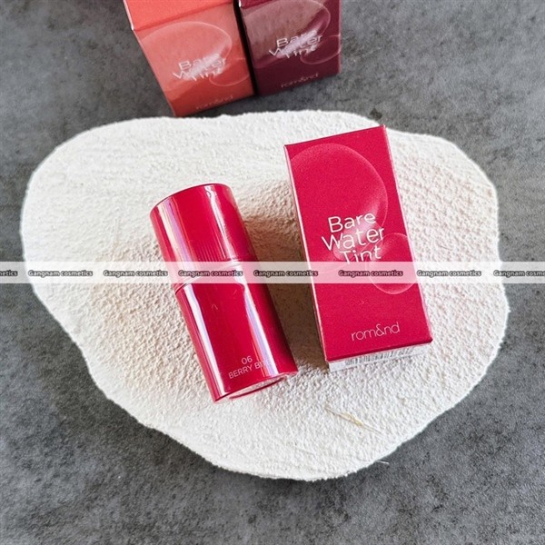 Son tint Romand bare water tint #06 berry Bite