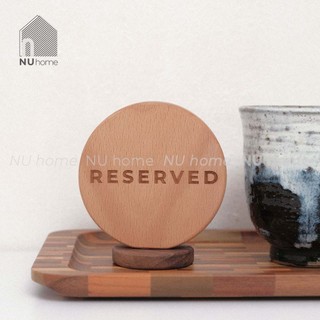 Bảng gỗ Reserved | nuhome.vn | bảng bàn đặt trước bằng gỗ tự nhiên thiết kế đơn giản đẹp mắt