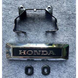 Logo Honda gắn chảng ba phuộc trước xe 67. Chuẩn form gắn được mọi dòng xe 67, CD, CL...