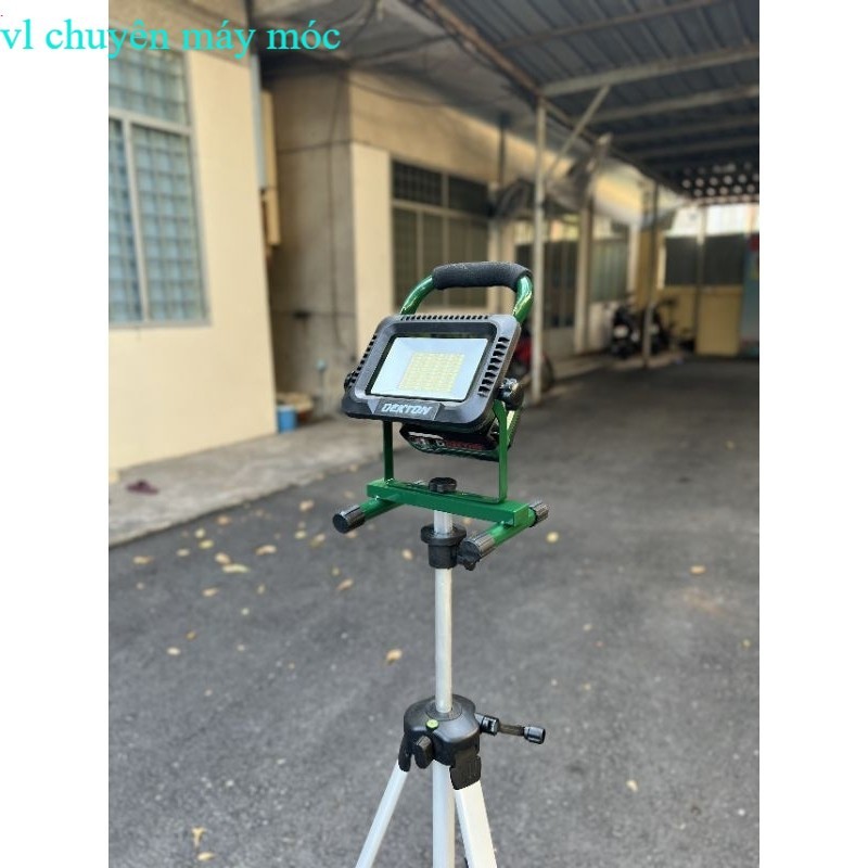 Đèn công trình-Dekton chân pin M21 Model- M21-D5000LM vl chuyên máy móc