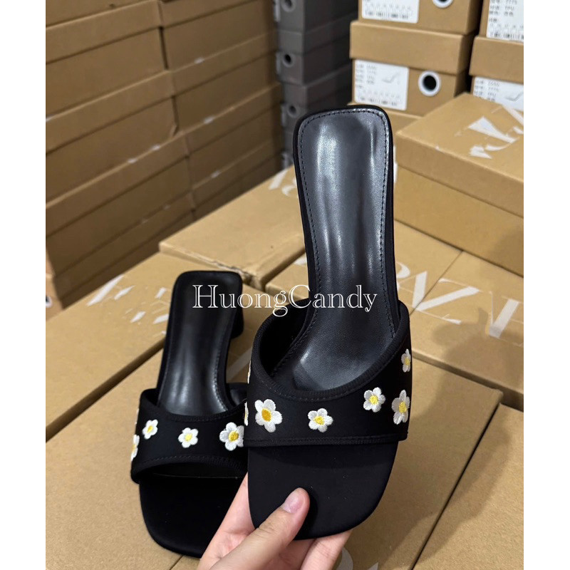 CG HC Guốc thêu Z hoa cúc vàng nền đen FULLBOX HC CG