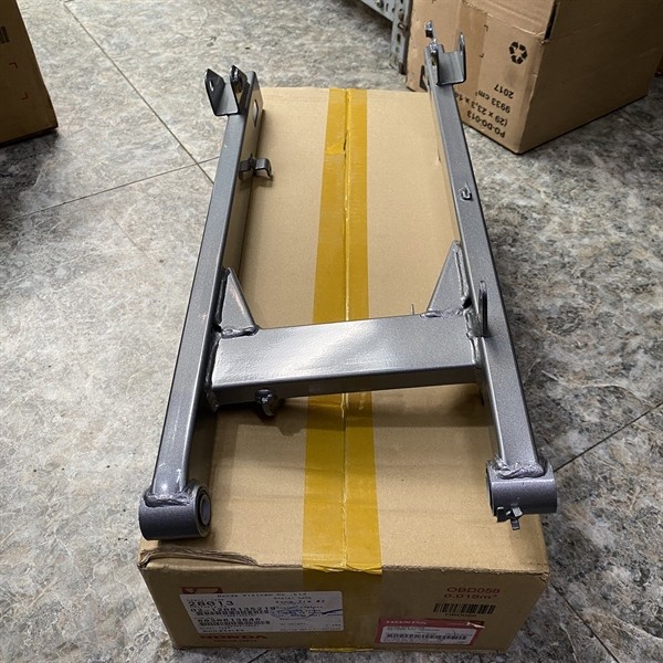 Bộ càng sau xe Future mập 125 màu xám (NHA62M) (52200KYZV10ZB)