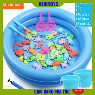 Bộ đồ chơi câu cá 42 chi tiết có gắn nam châm bao gồm 2 cần câu nhựa, 2 cần câu, 1bể phao 2 tầng, 34 cá cho bé vui chơi