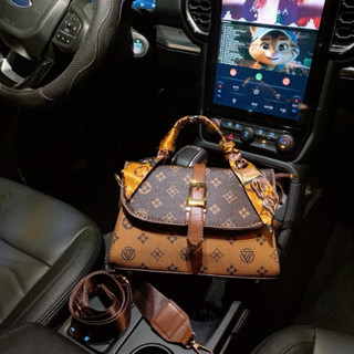  Túi xách nữ túi đeo chéo Luis da gạo lót nhung dây đeo bản to K519 