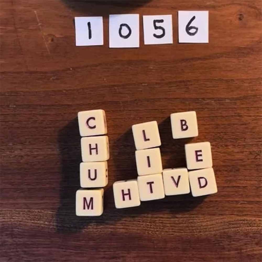 The Crossword  Qless  Game,Classical Game with 12 Dice Letters